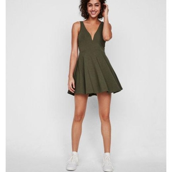 SOLD Express V Neck Fit Flare Skort Skater Dress - Picture 8 of 8